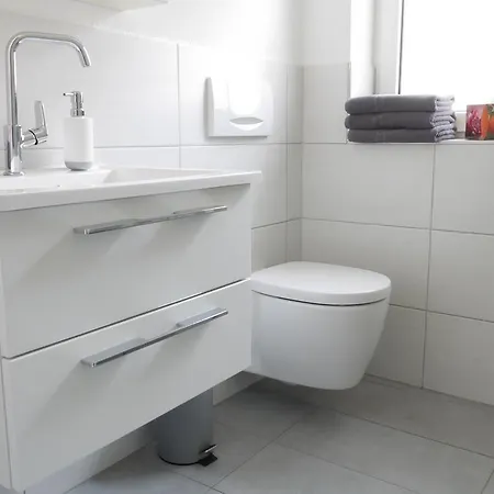 Apartman Schwarz-weiss *