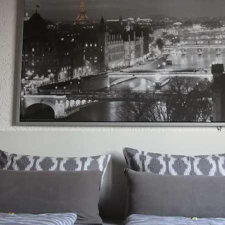Apartment Schwarz-weiss *