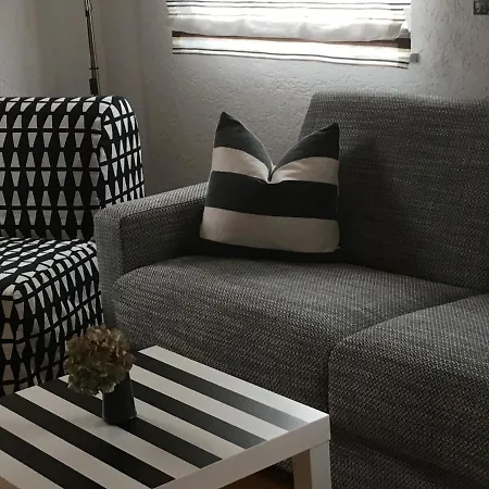 Schwarz-weiss アパート ルスト