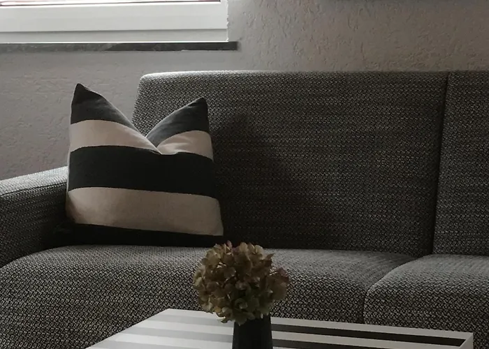 Schwarz-weiss アパート *